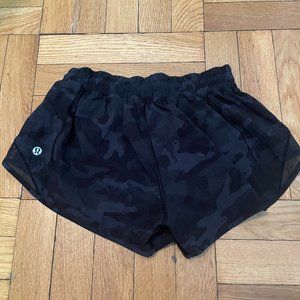 LULULEMON Hotty Hot Low-Rise Short